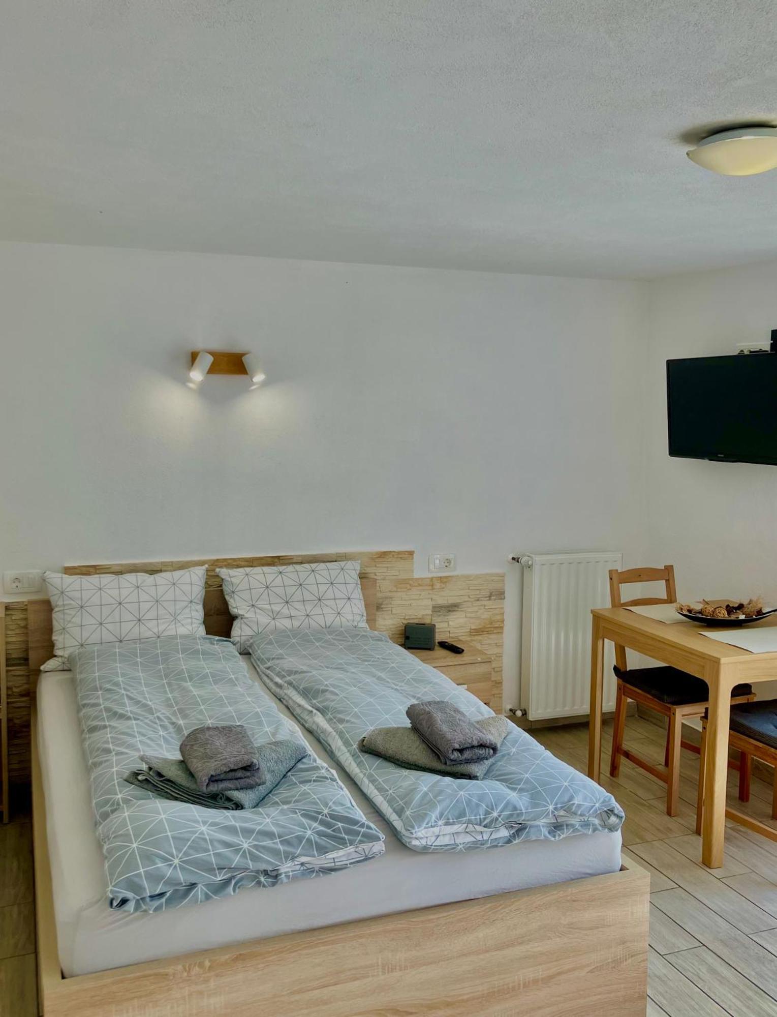 Apartment Ozebek Cerkno Bagian luar foto