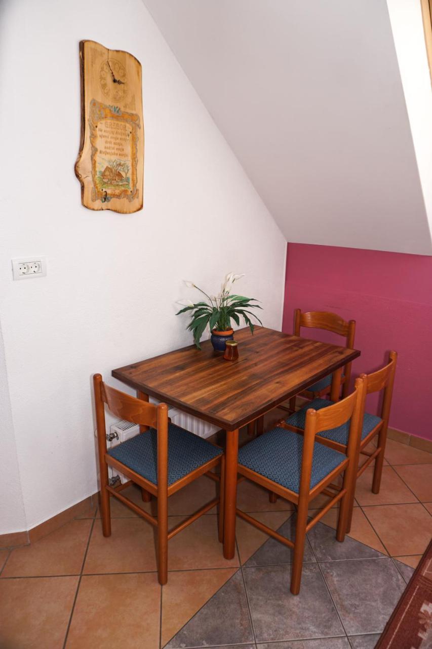 Apartment Ozebek Cerkno Bagian luar foto