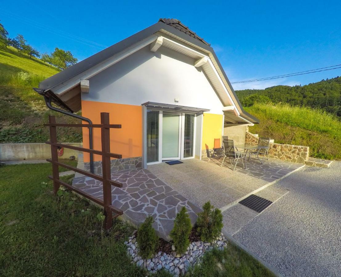 Apartment Ozebek Cerkno Bagian luar foto